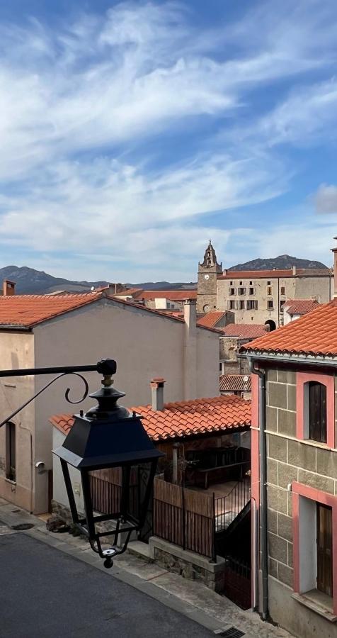 Le Carmagnol - Bed and Breakfast Caramany