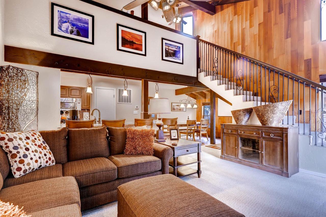 Lakeland Village 480 - Remodeled Close to Skiing 2BRLoft - Bed and Breakfast