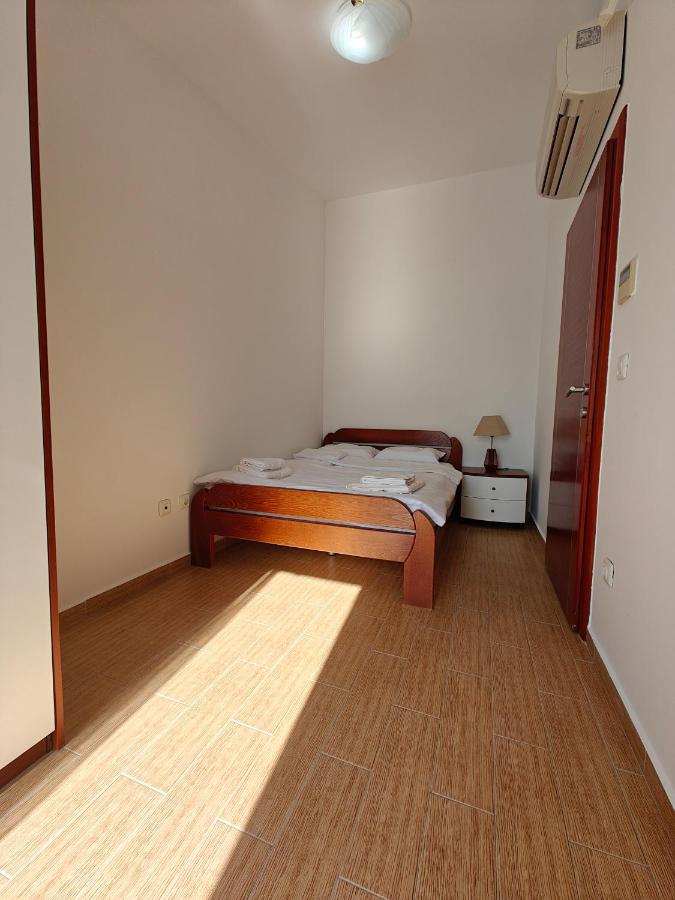 Appartamento con 2 Camere da Letto, Balcone e Vista mare