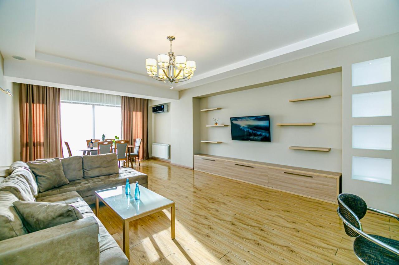 B&B Bakoe - Park Azure Modern apartment by Baku Housing - Bed and Breakfast Bakoe