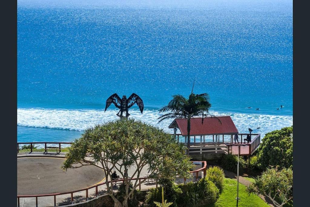 3 bedrooms with Views over Kirra! - B&B