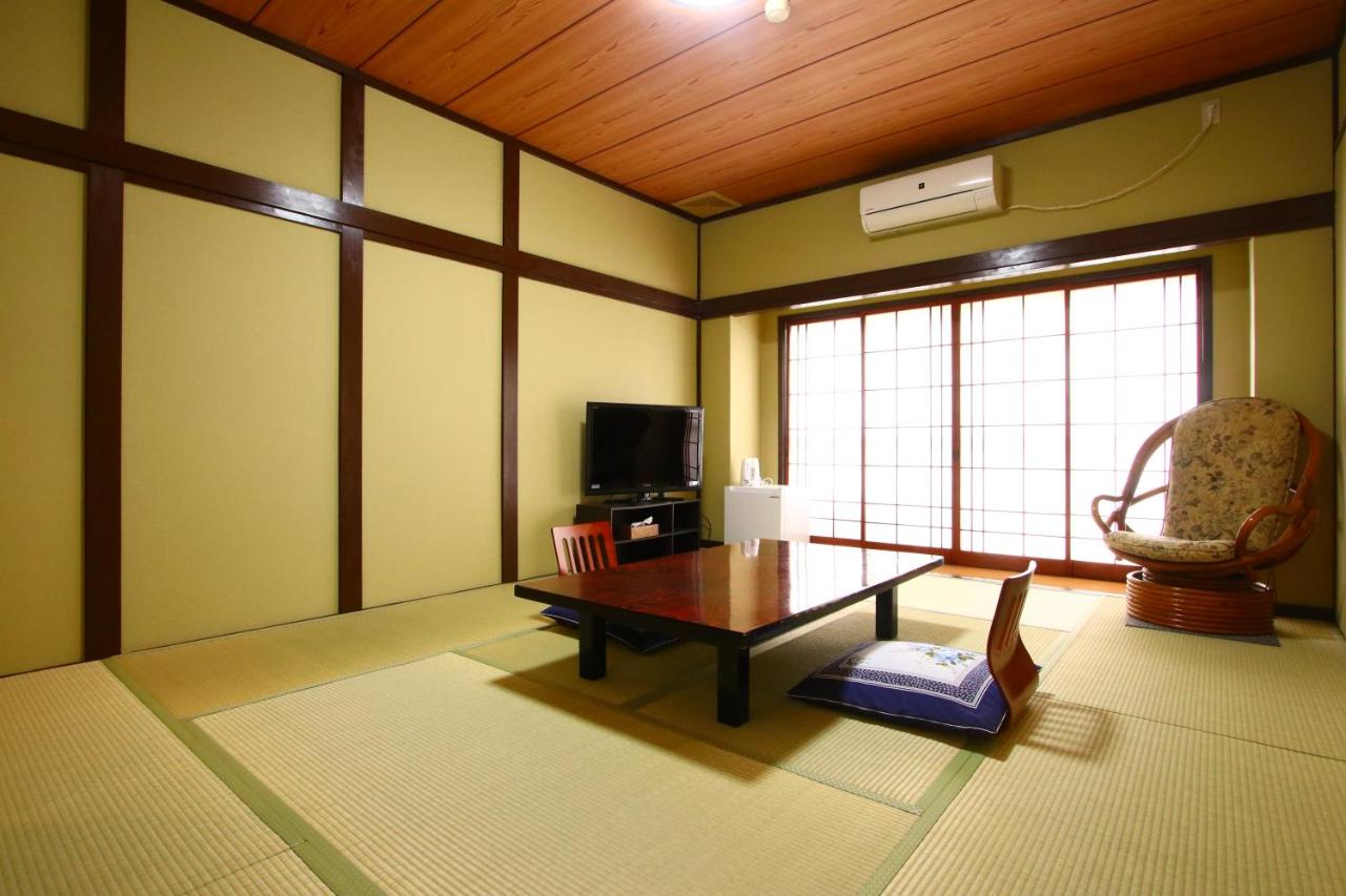 Japanese-Style Room