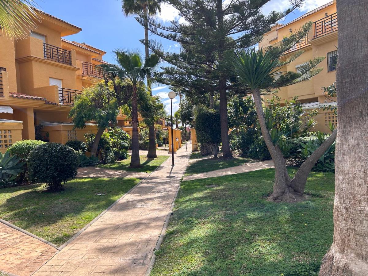 Luxury Townhouse walking to the beach - Ferienwohnung Estepona