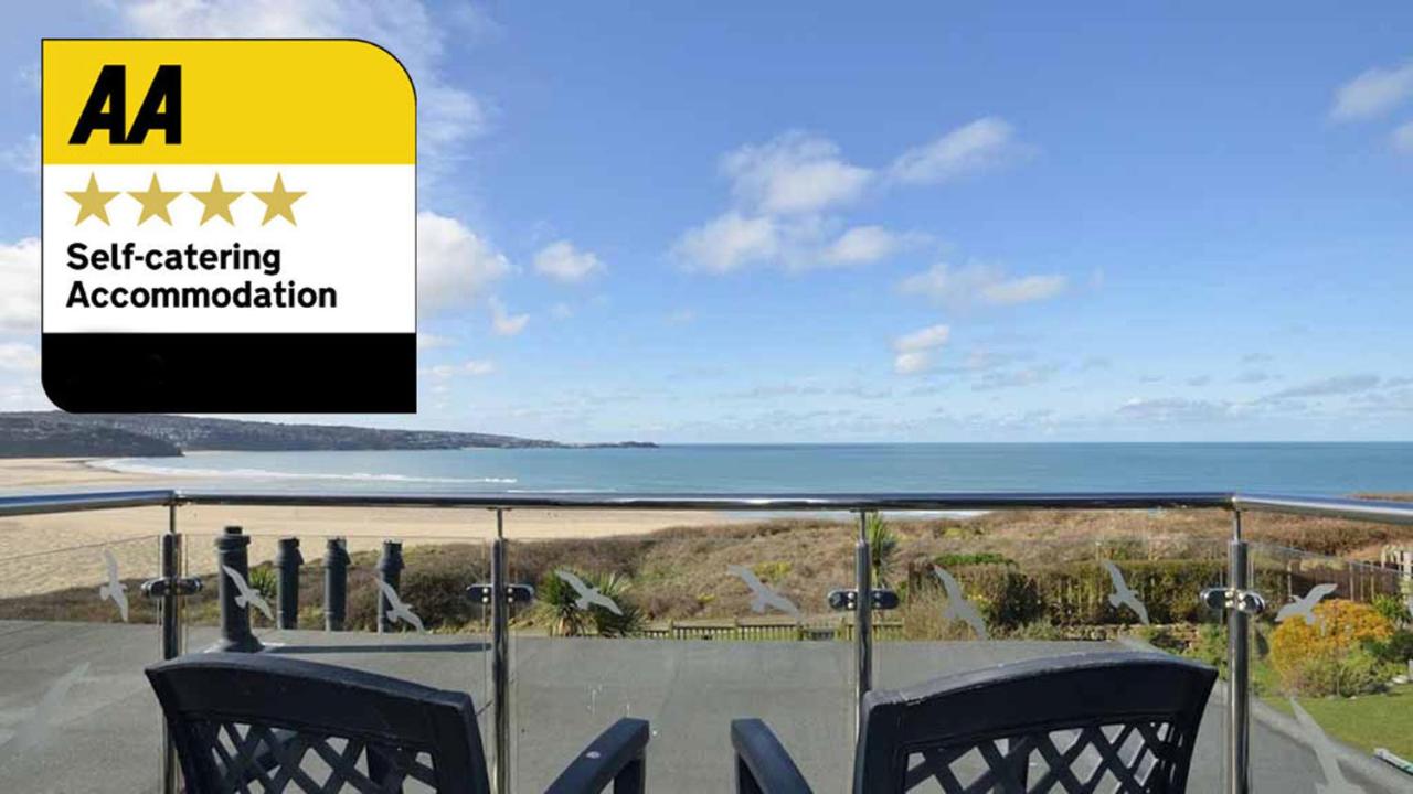 Beach View House - Self Catering Hayle, St Ives Bay Cornwall - B&B