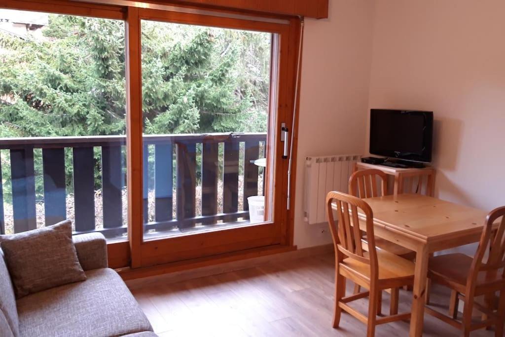 Sur le T M B centre village studio lumineux - B&B