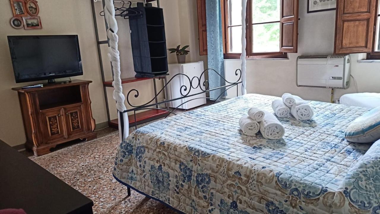 Double Room with Private External Bathroom