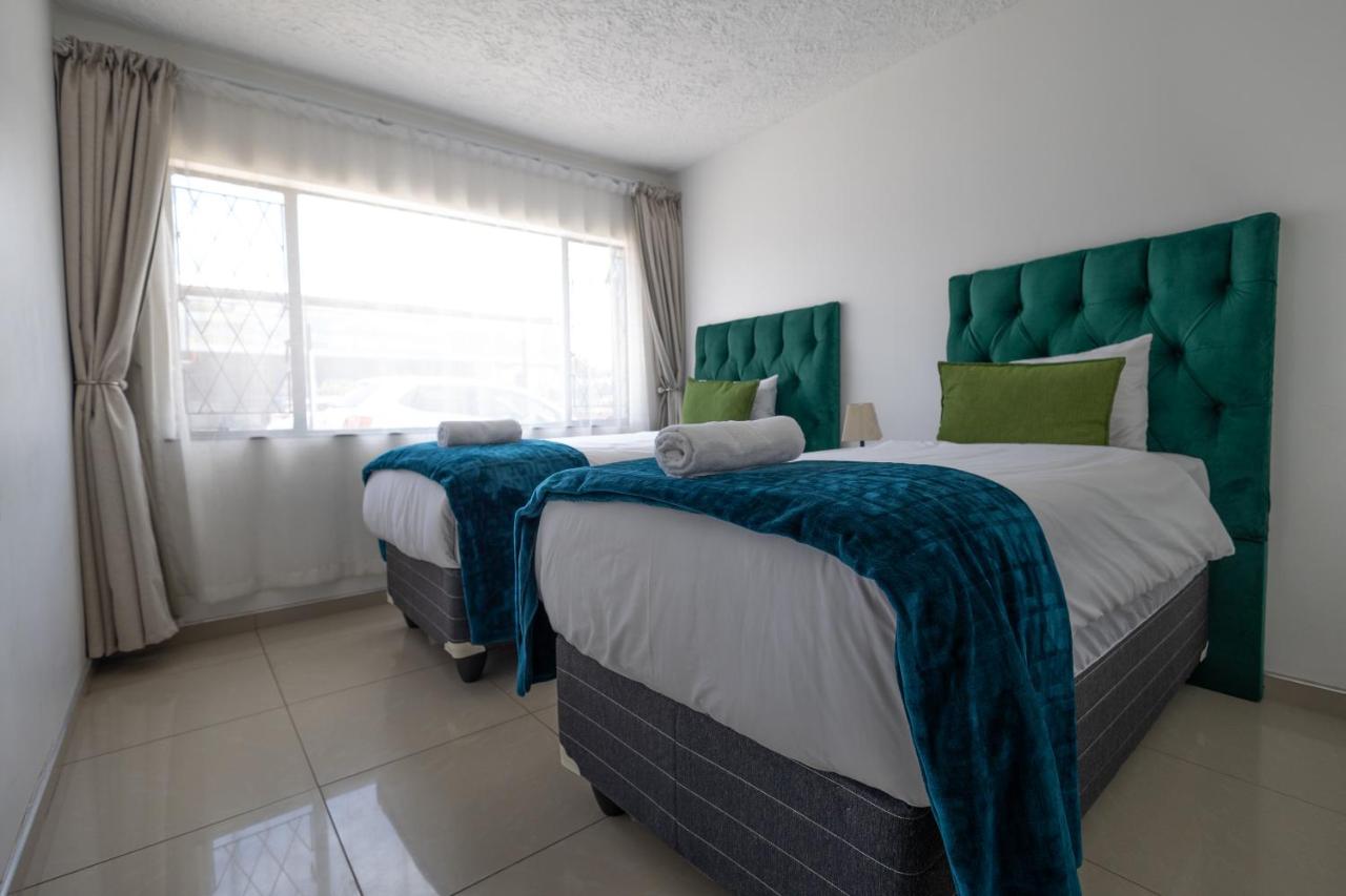 Safi Classic 3 bedroom Apartment 4 - Bed and Breakfast
