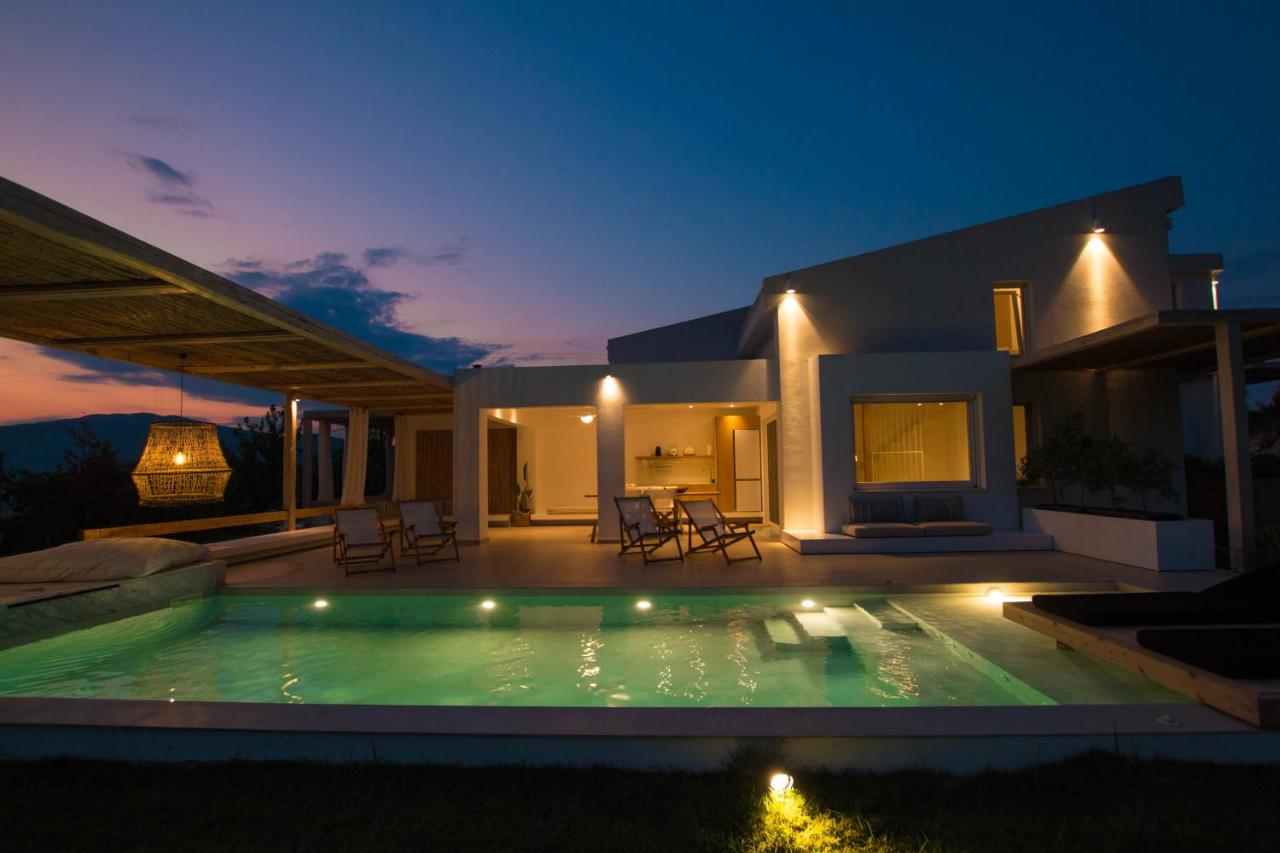 B&B Olympiada - Aristotelia Gi - Luxurious Private Pool Villas - Bed and Breakfast Olympiada