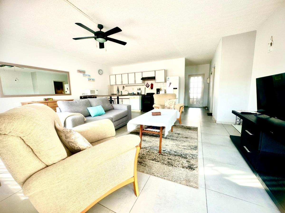 Haus Helios Eight Central - B&B