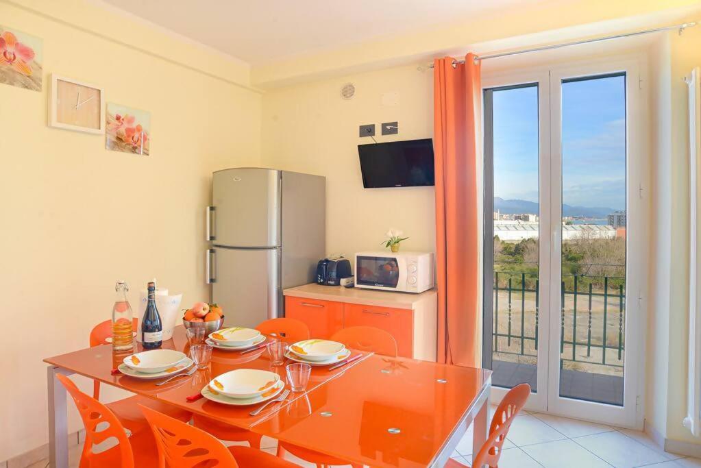 B&B Vado Ligure - Le Mille e una Notte Moderna con AC e WiFi - Bed and Breakfast Vado Ligure