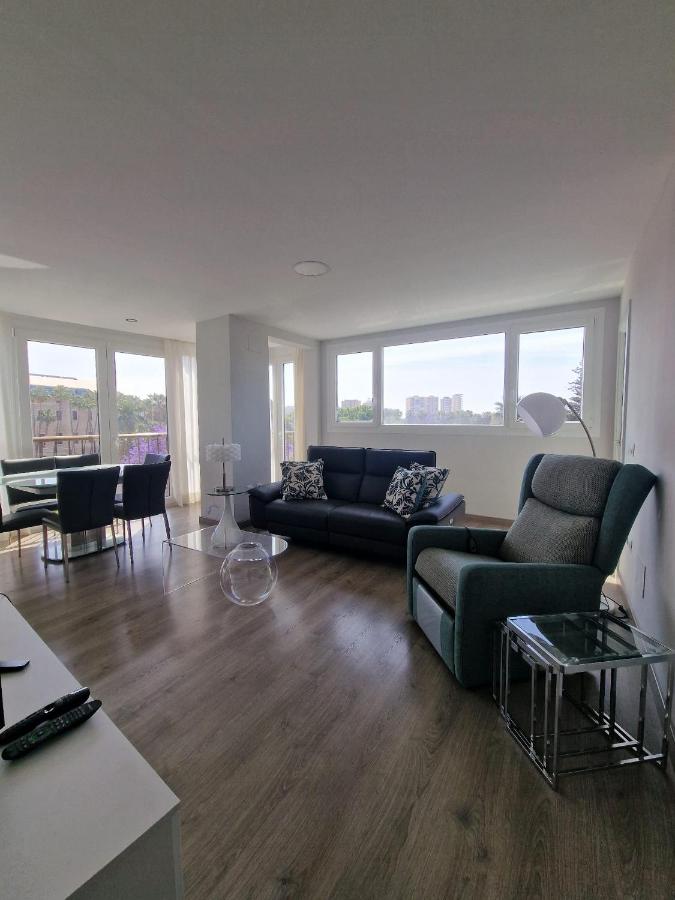 Lujoso Piso Familiar junto a la Catedral - B&B Málaga