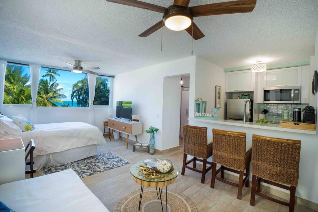 Beachfront Paradise Isla Verde - B&B
