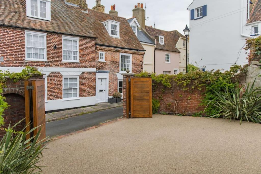 The Hide - B&B Deal