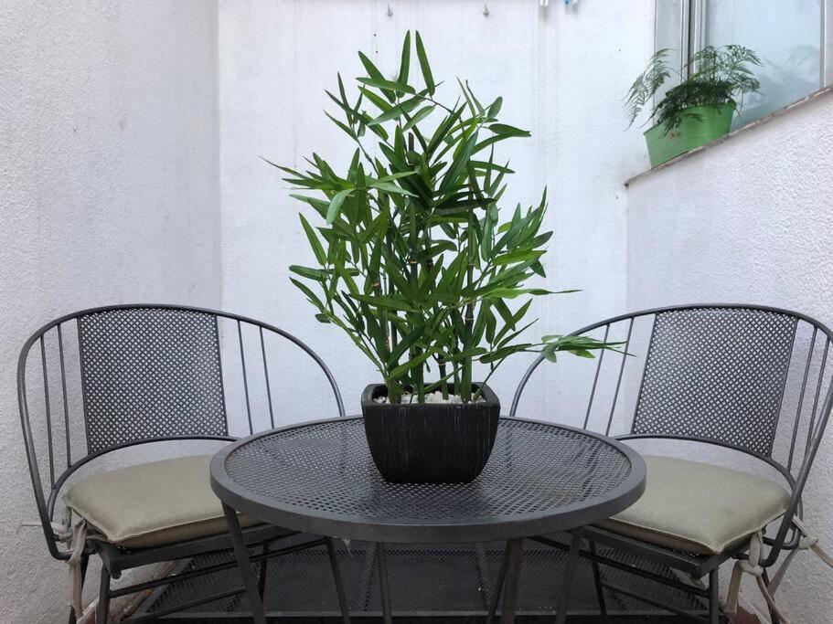 Monoambiente cálido, luminoso, con cochera!!!! - Ferienwohnung