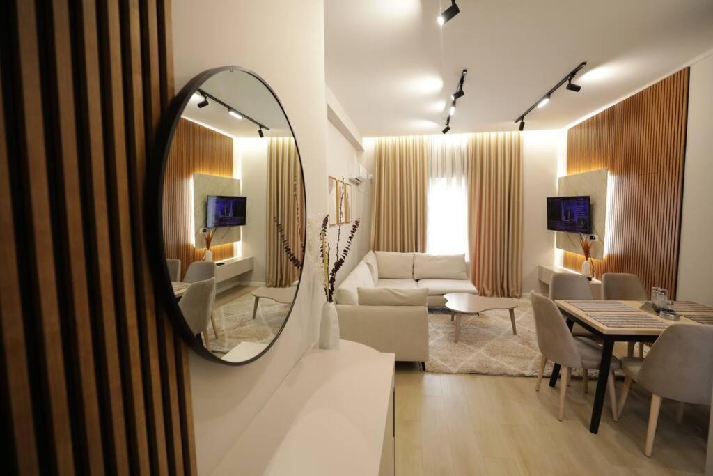 Apartment at Vila Lila - Ferienwohnung Tirana