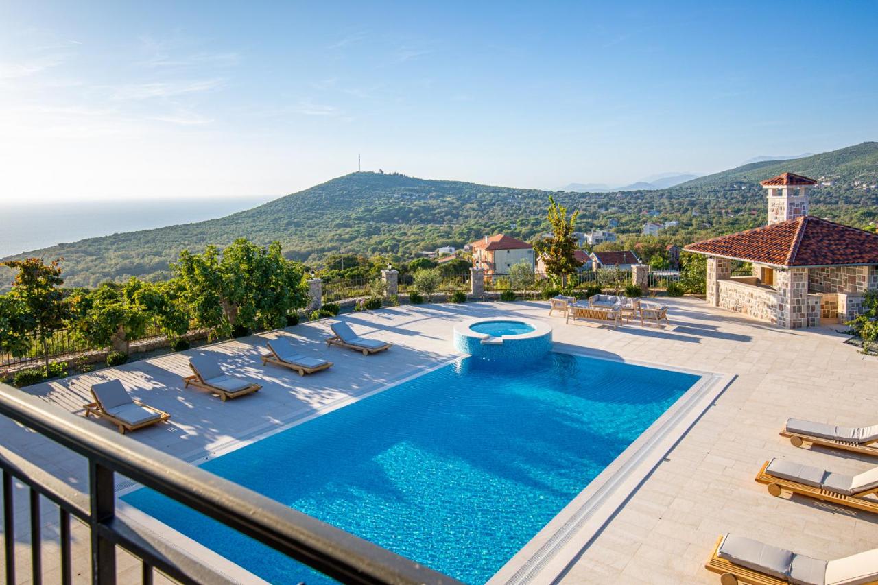 Villa Carevic with Indoor & Outdoor Pool - Ferienwohnung Kotor
