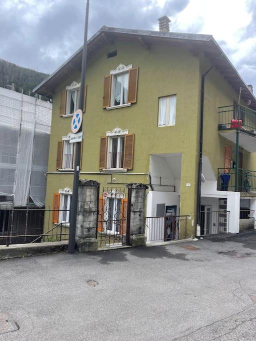 L'ETRANGE RENDEZ-VOUS Tome 1 - Bed and Breakfast