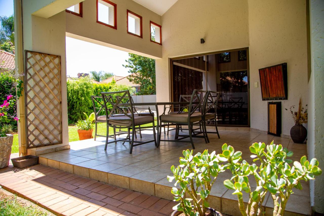 Serene Luxury at Amigo House - Bed and Breakfast