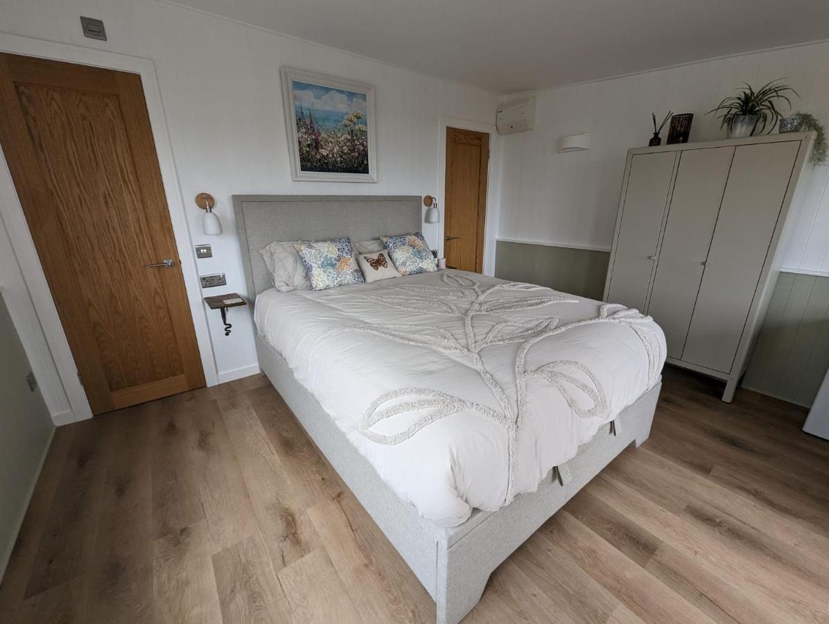 B&B Bideford - Cotts Cabin - Welcombe - 2 min walk to pub - Bed and Breakfast Bideford