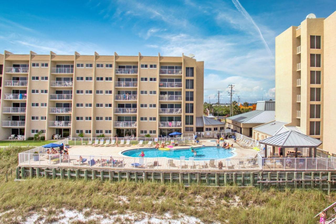 Beach House Condominiums B504 - Beachfront with Pool, WiFi, & Beach Service - Chambres d’hôtes Destin