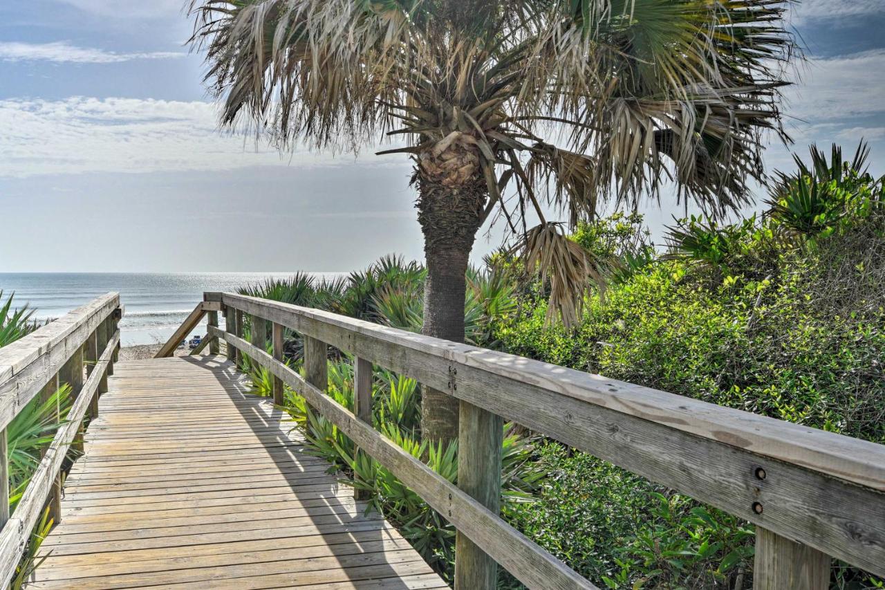 Walk to Ocean Condo with Pool in New Smyrna Beach - B&B New Smyrna Beach