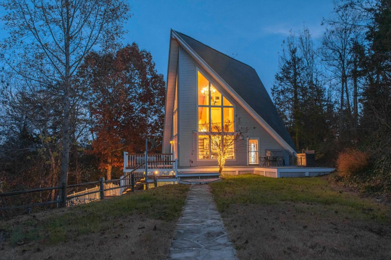 Smoky Mountains Cabin with Lake Access and Game Room! - B&B