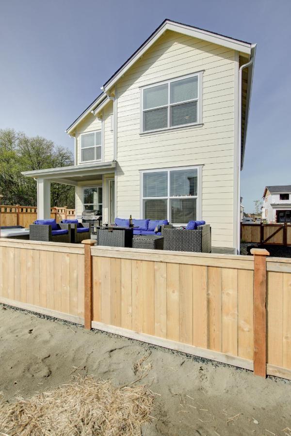 The Sand's Ours, Just Say When - B&B Ocean Shores