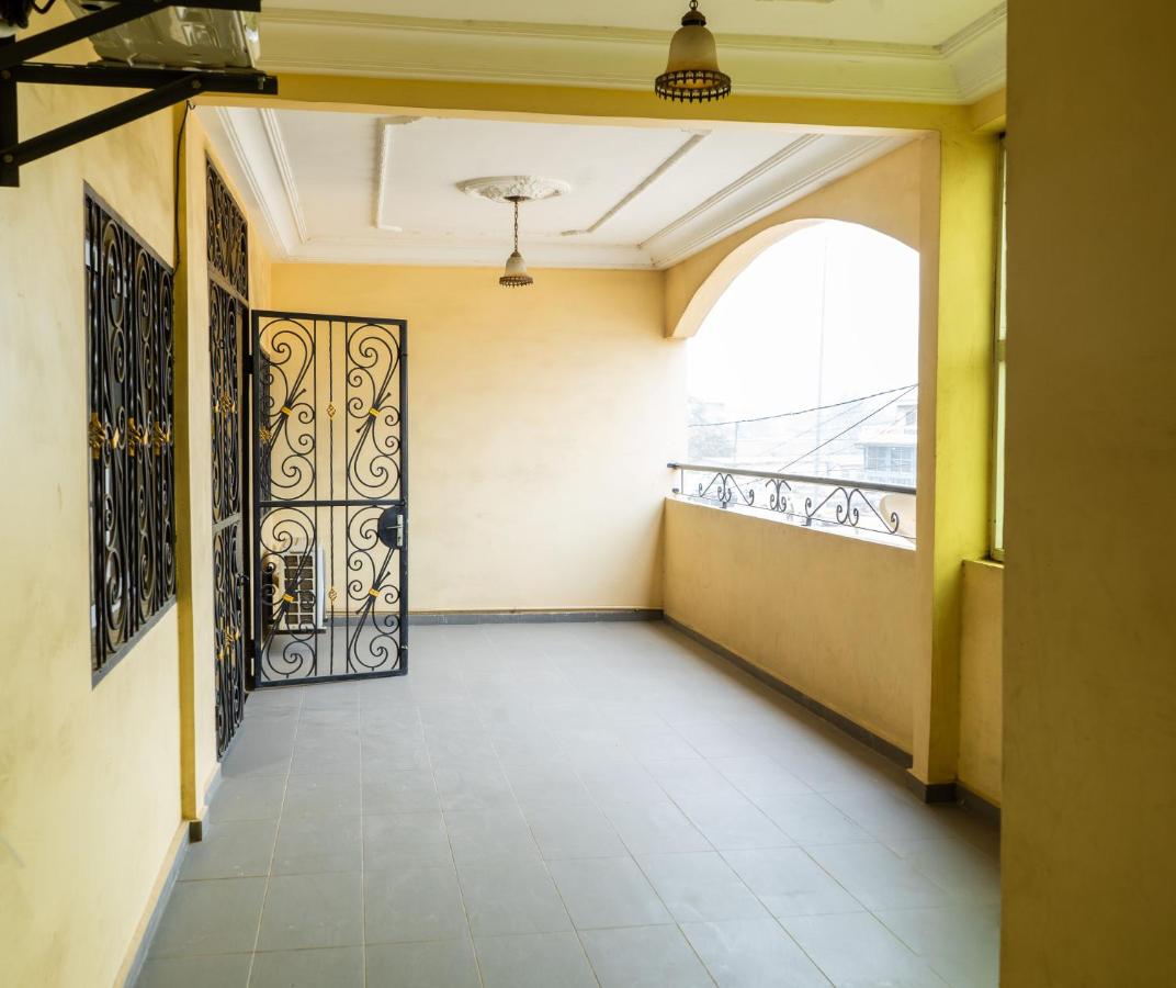 EG Studio-Carrefour ISTAMA-Sable Bonamoussadi, 0m from Road, cash or PayPal only - B&B Douala