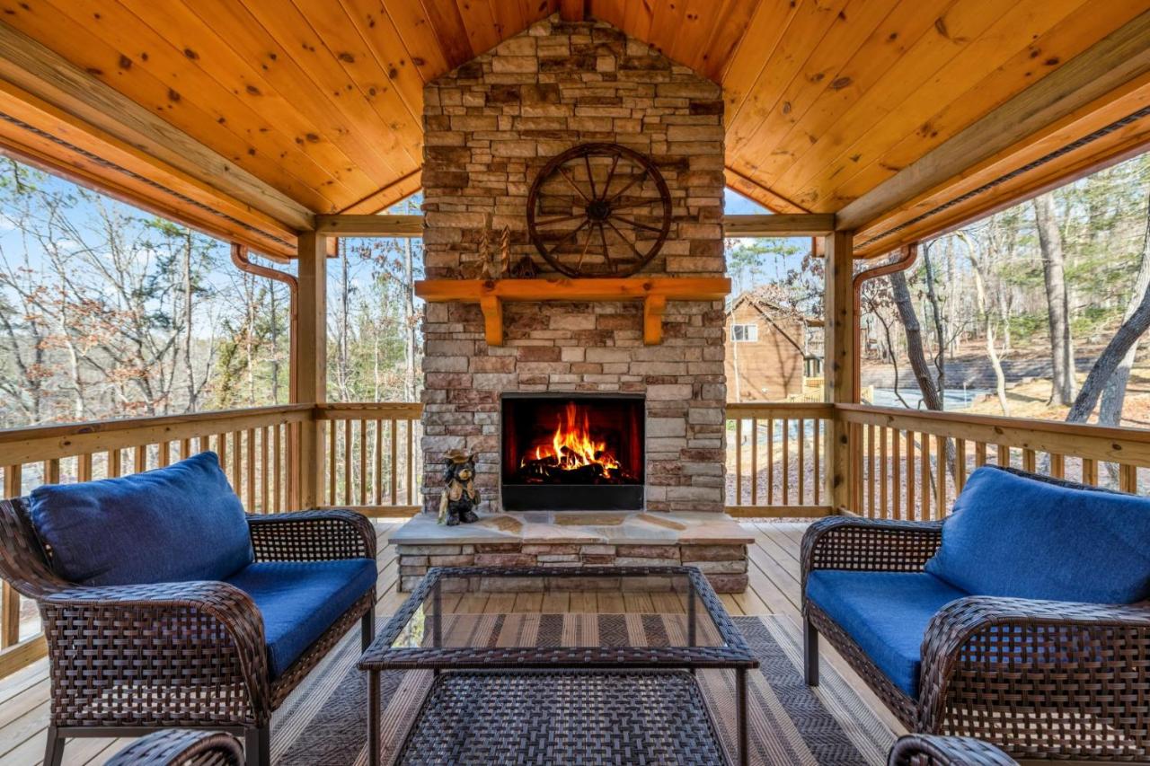 B&B Ellijay - Bucks Bear Lodge - Fireplaces Wooded Views - Bed and Breakfast Ellijay