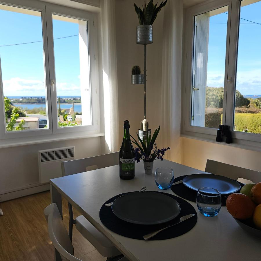 Charmante maison bretonne vue mer proche des plus belles plages - B&B