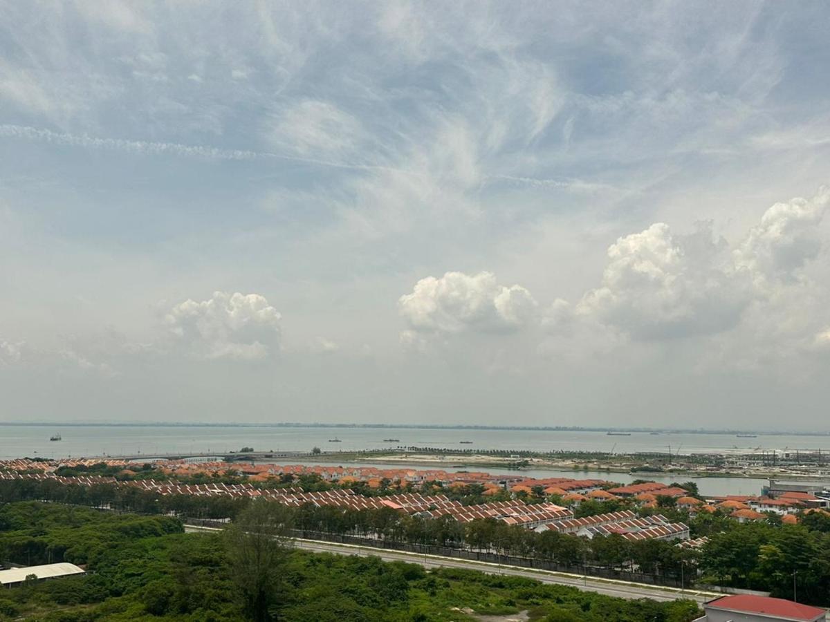 2BR, 1 Car Park, 4Pax Seaview 118IslandPlaza - B&B