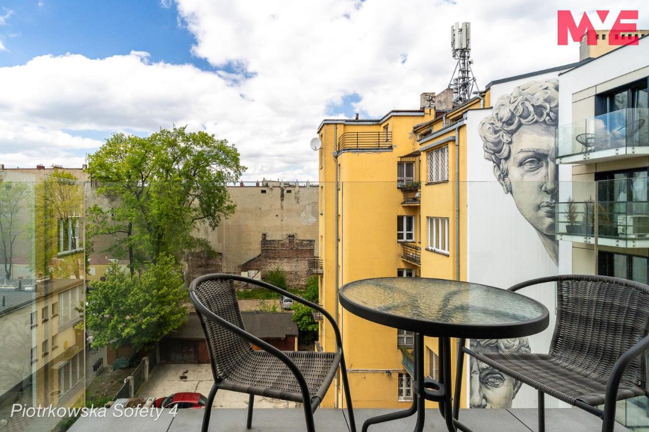 Studio mit Balkon