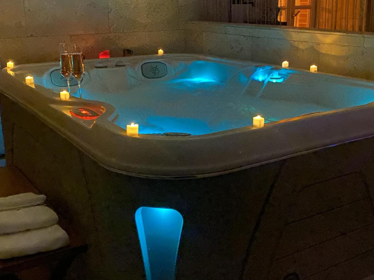 King Room with Spa Bath