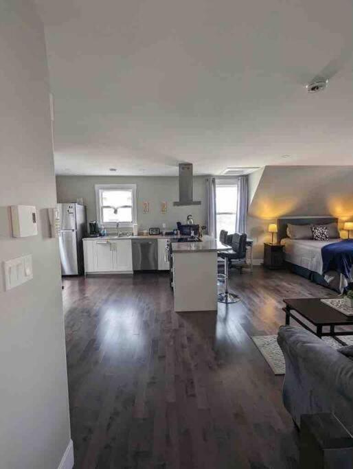 Dominion Place Studio - B&B Moncton
