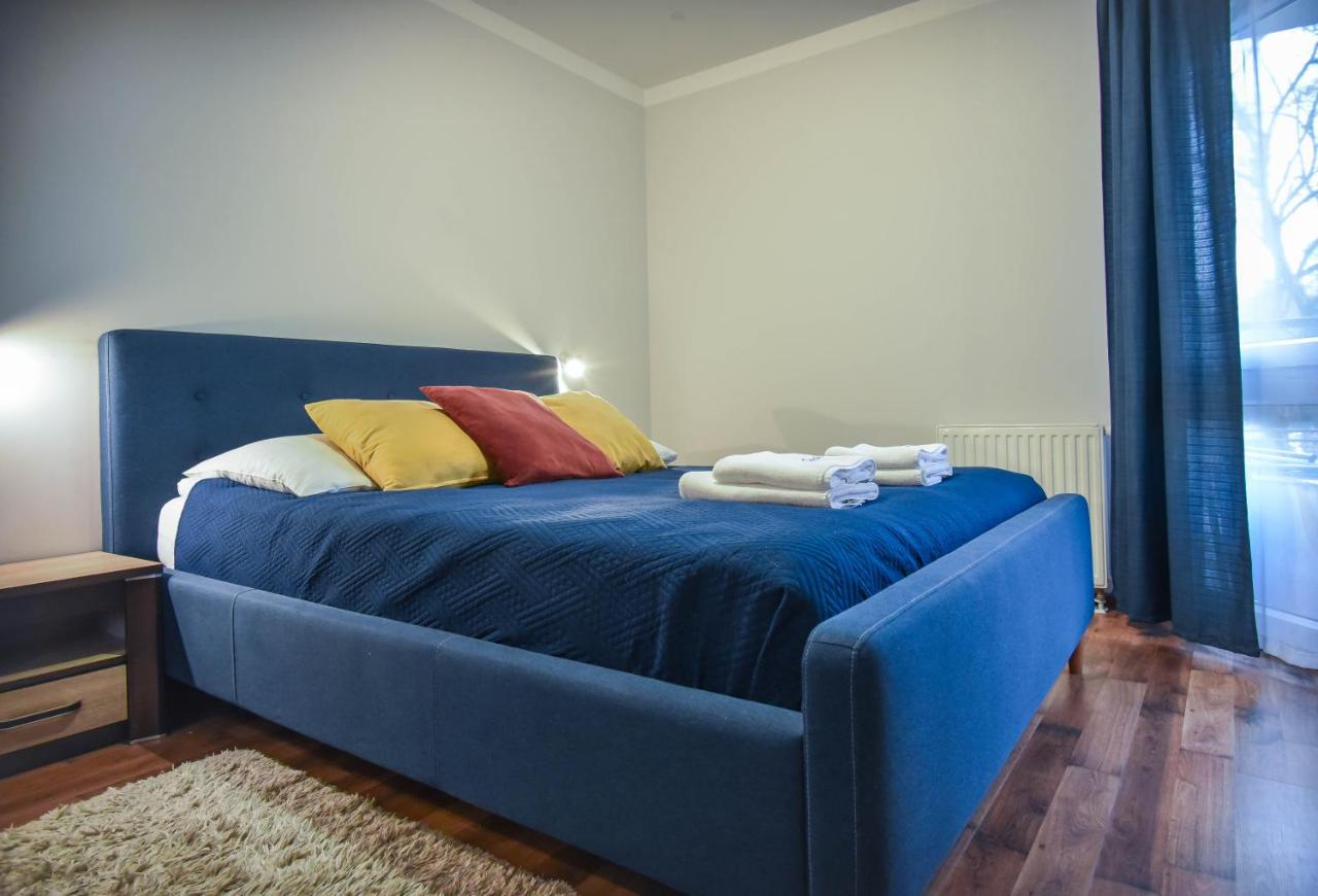 One-Bedroom Apartment with Balcony