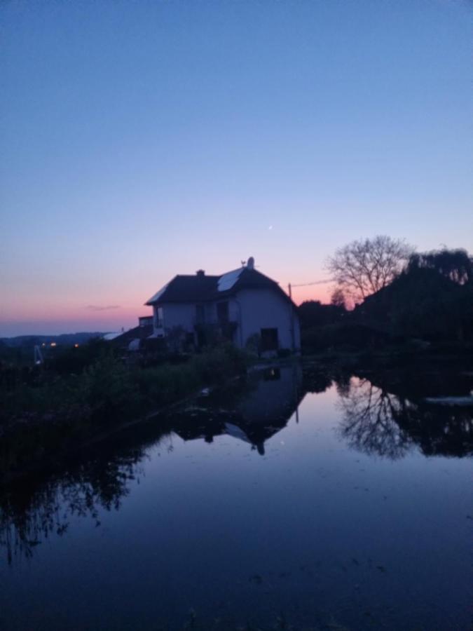 Wohlfühloase Hennef - Bed and Breakfast Dambroich