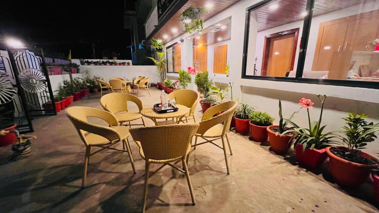 B&B Mount Abu - Gulmarg Residency - Bed and Breakfast Mount Abu