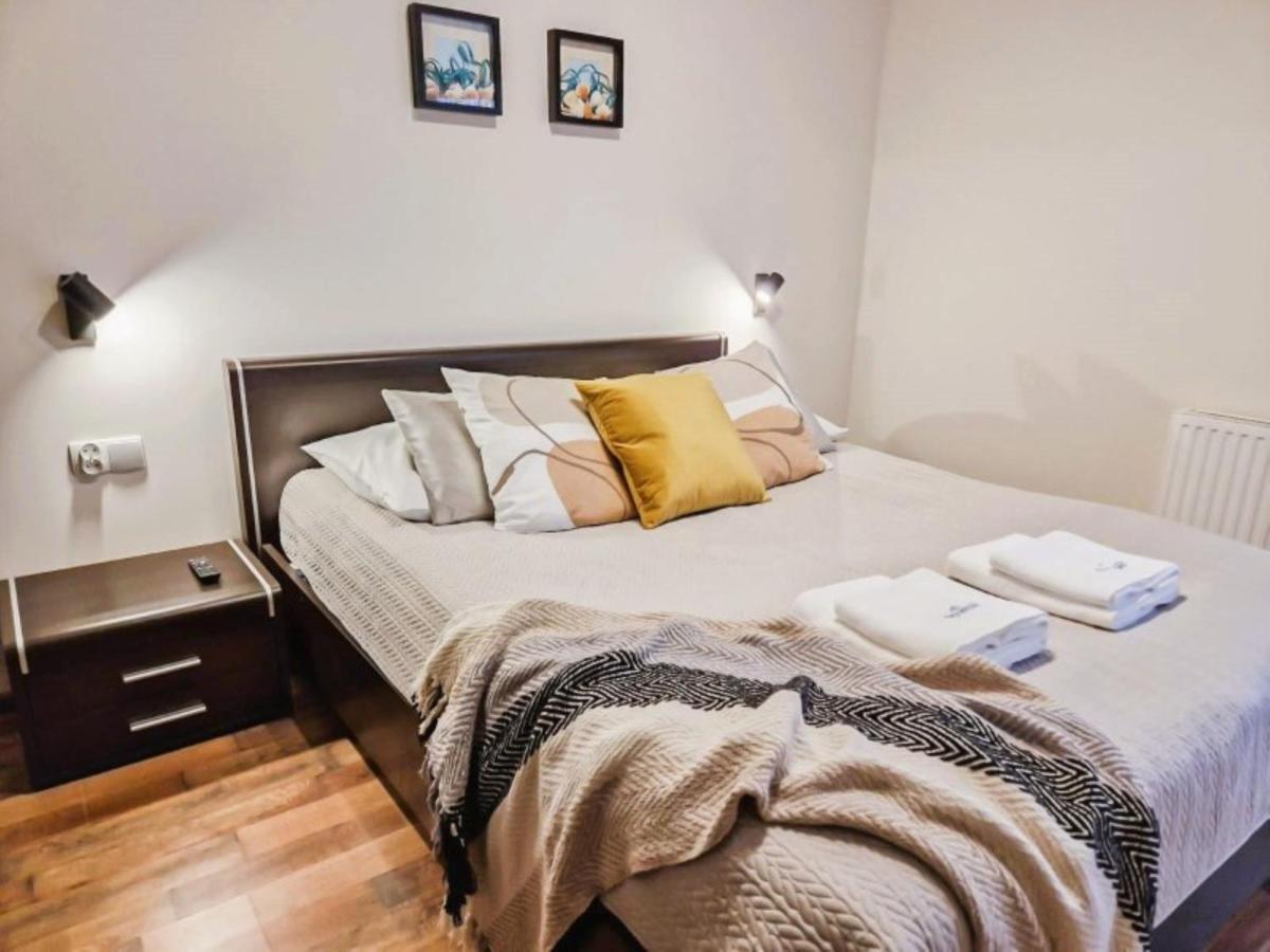One-Bedroom Apartment with Balcony