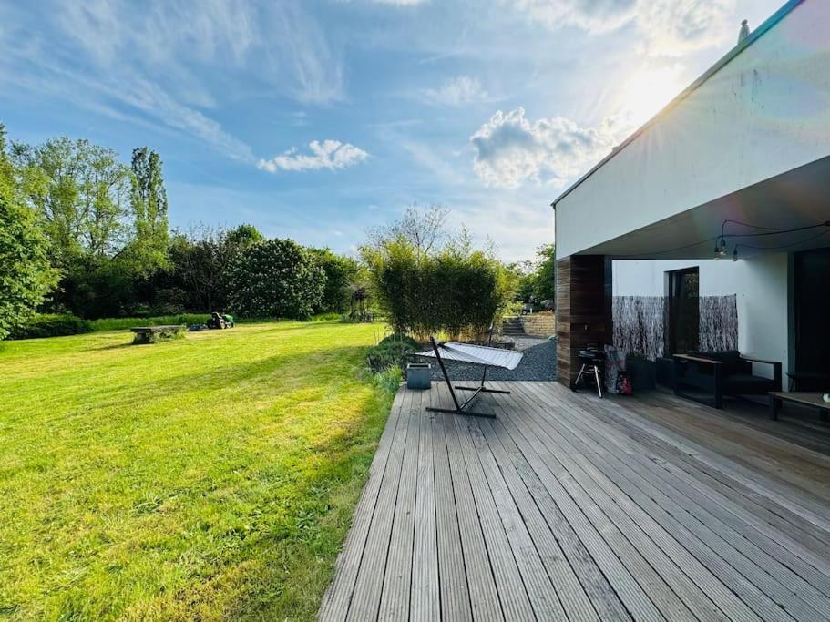Aqua Aura - Deluxe Spa Getaway with Sauna & Pool - B&B