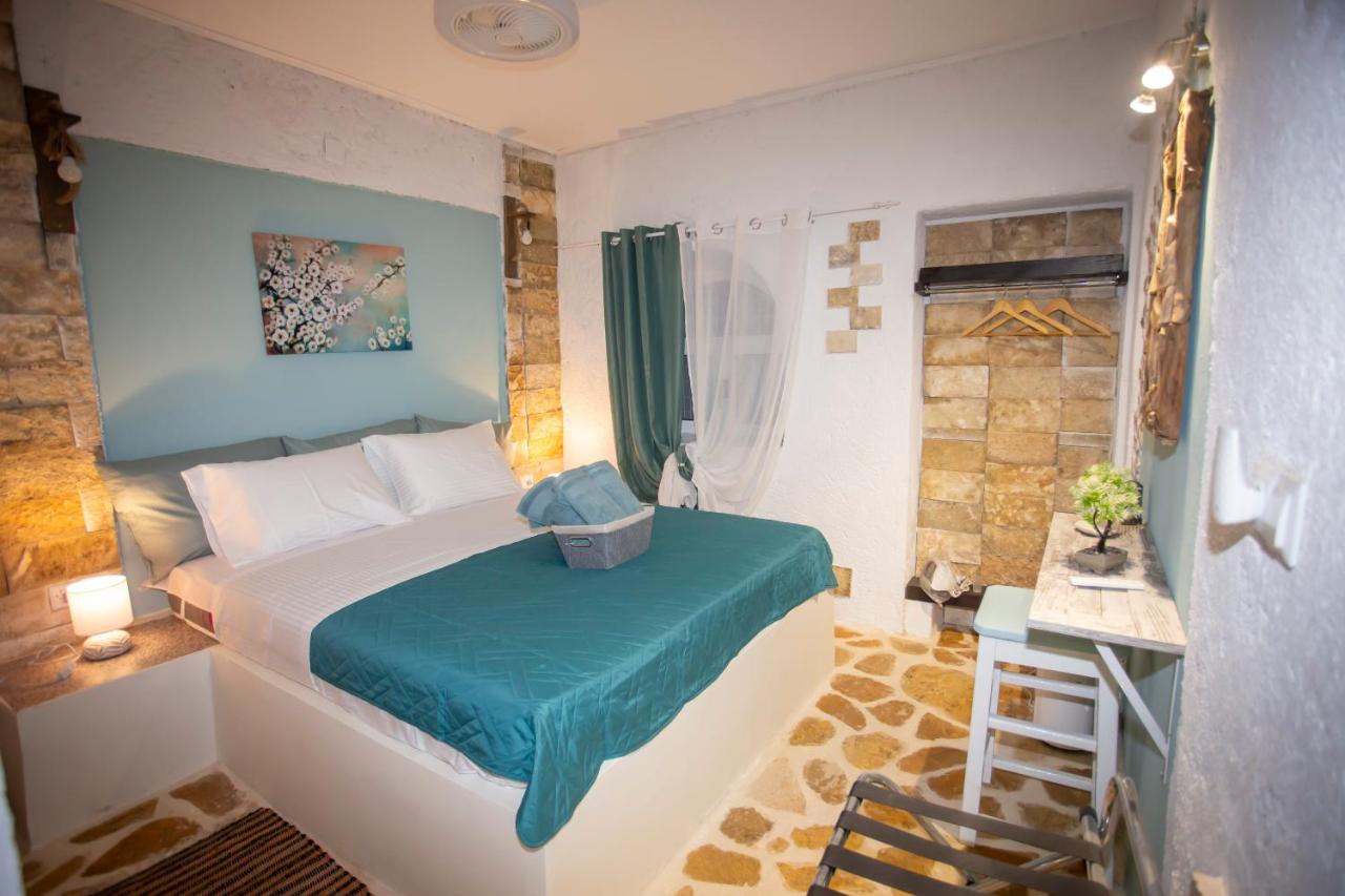 Anatoli Studios in front of the beach - B&B Mesongí