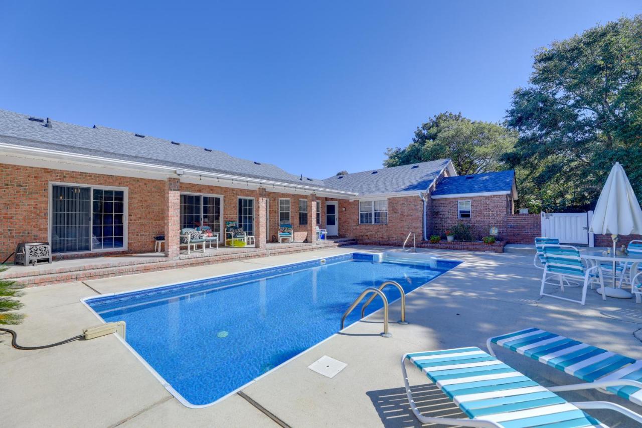 Pine Knoll Shores Getaway - Walk to Beach! - Chambres d’hôtes