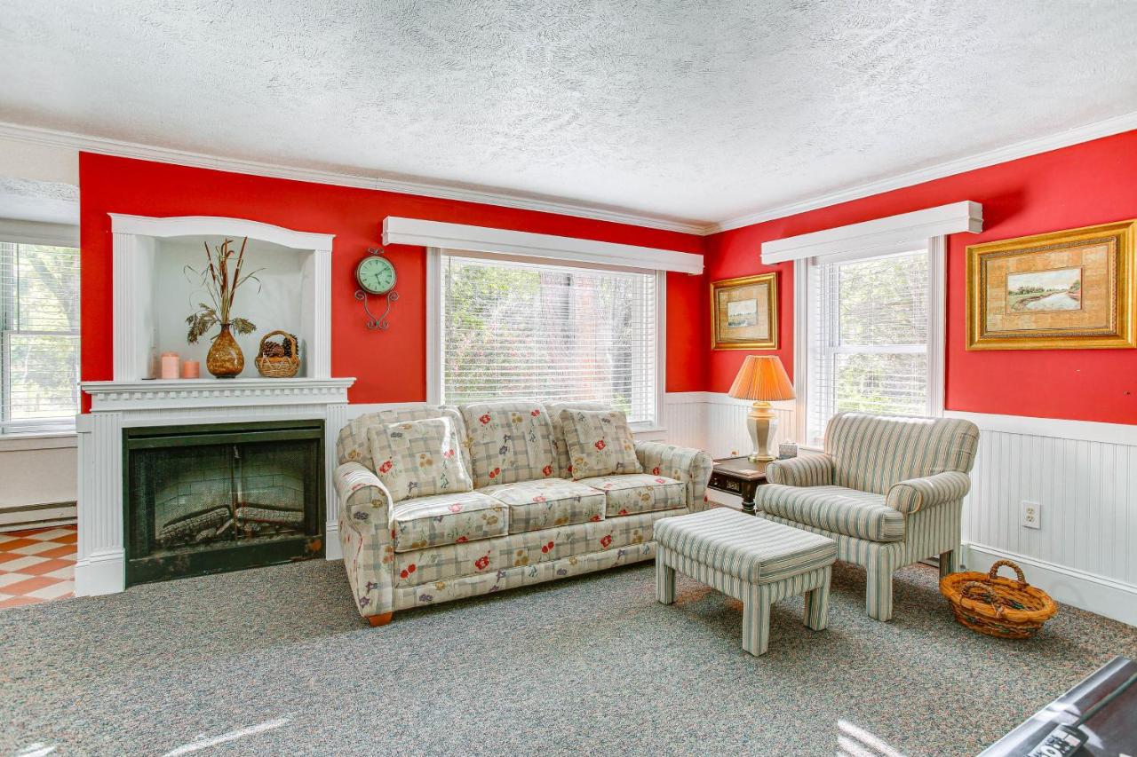 Cozy Frankfort Apartment Near Beaches and Downtown! - B&B