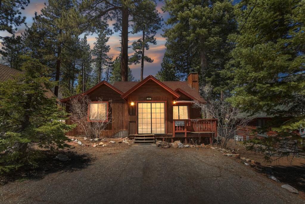 Sunrise Pines Cabin Near the Village - B&B Big Bear Lake