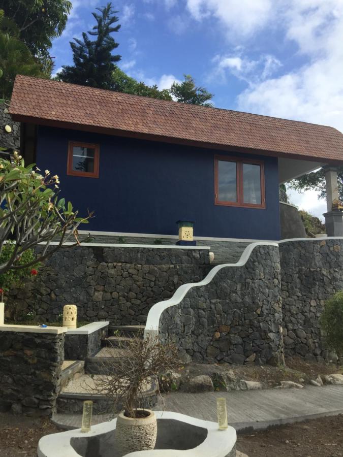 Villa - Beach Front