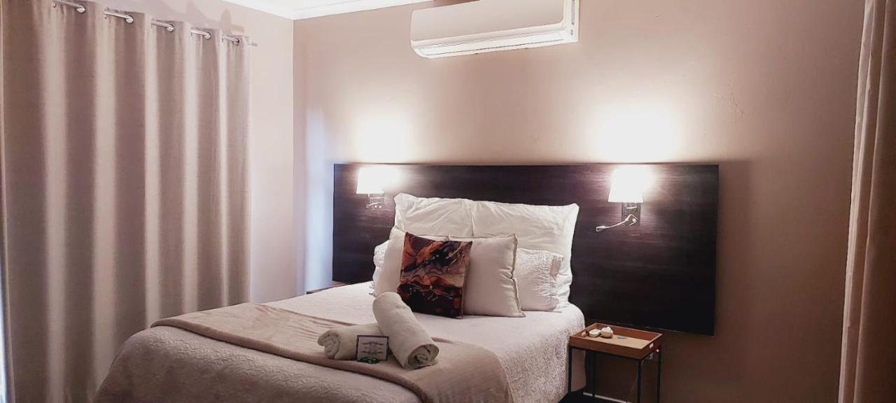 Modern Home Accommodation - Bed and Breakfast Zeerust
