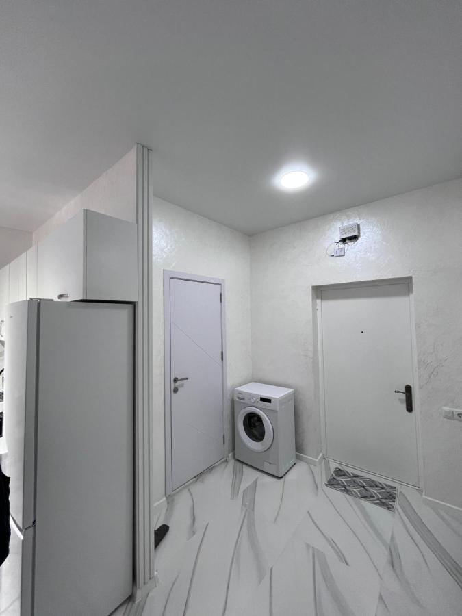 The Crystal White Apartment - B&B Kobuleti