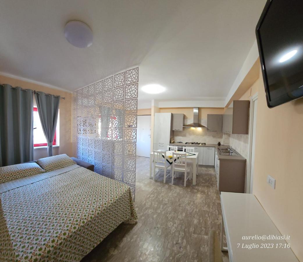 Monolocale arredato - B&B