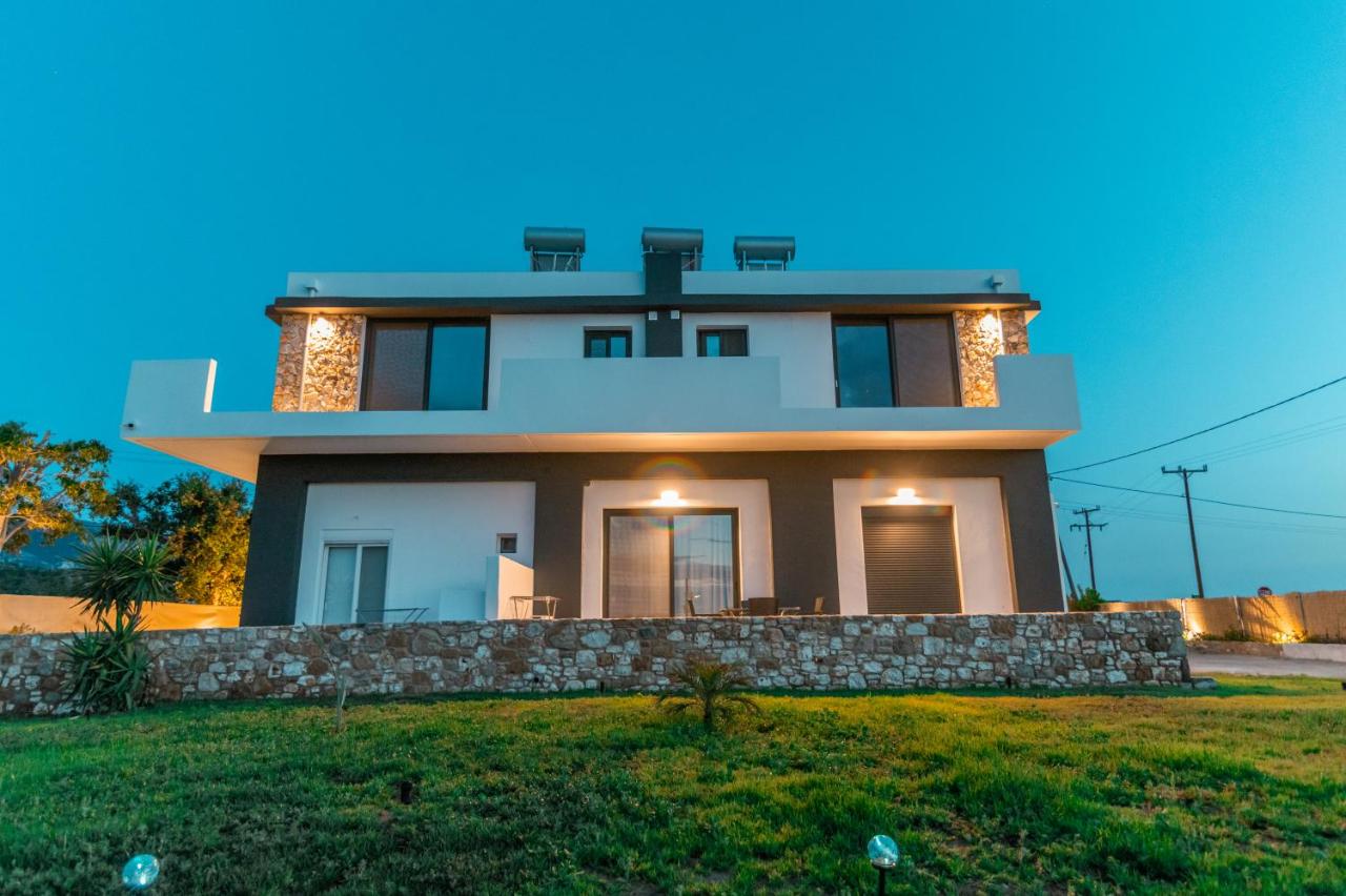 Aurora Apartment, Room 2 - Cozy, close to the beach - B&B Marmári