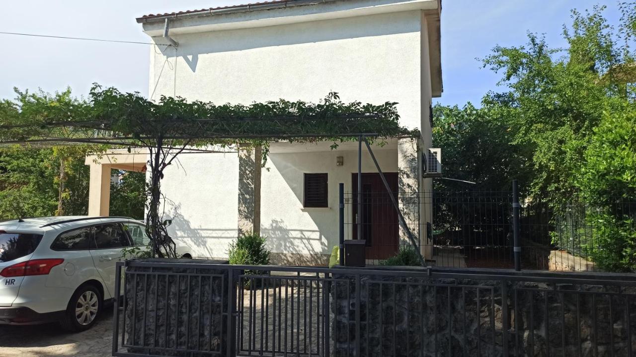 Holiday Home Family - 100m from sea - Chambres d’hôtes Vantačići