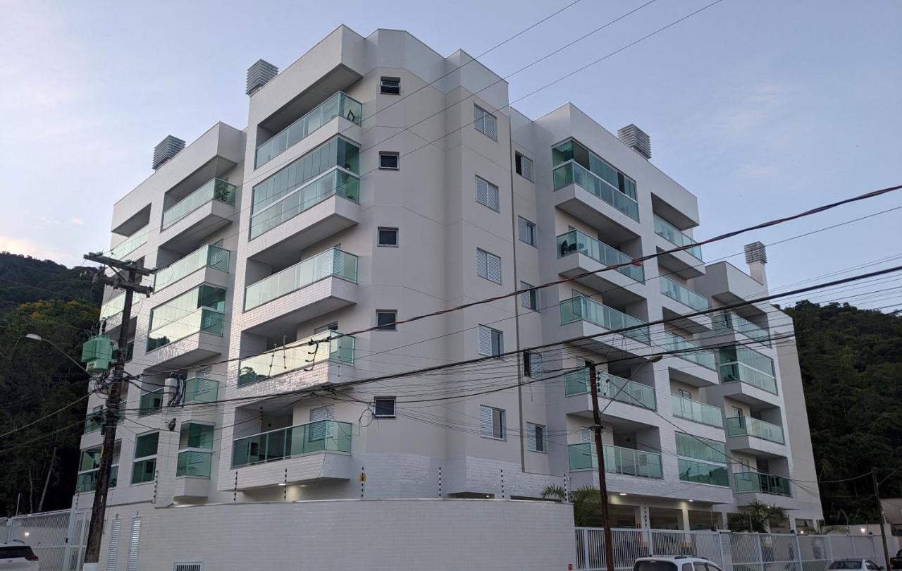 Apartamento VIP Toninhas Lumiere - Bed and Breakfast Ubatuba